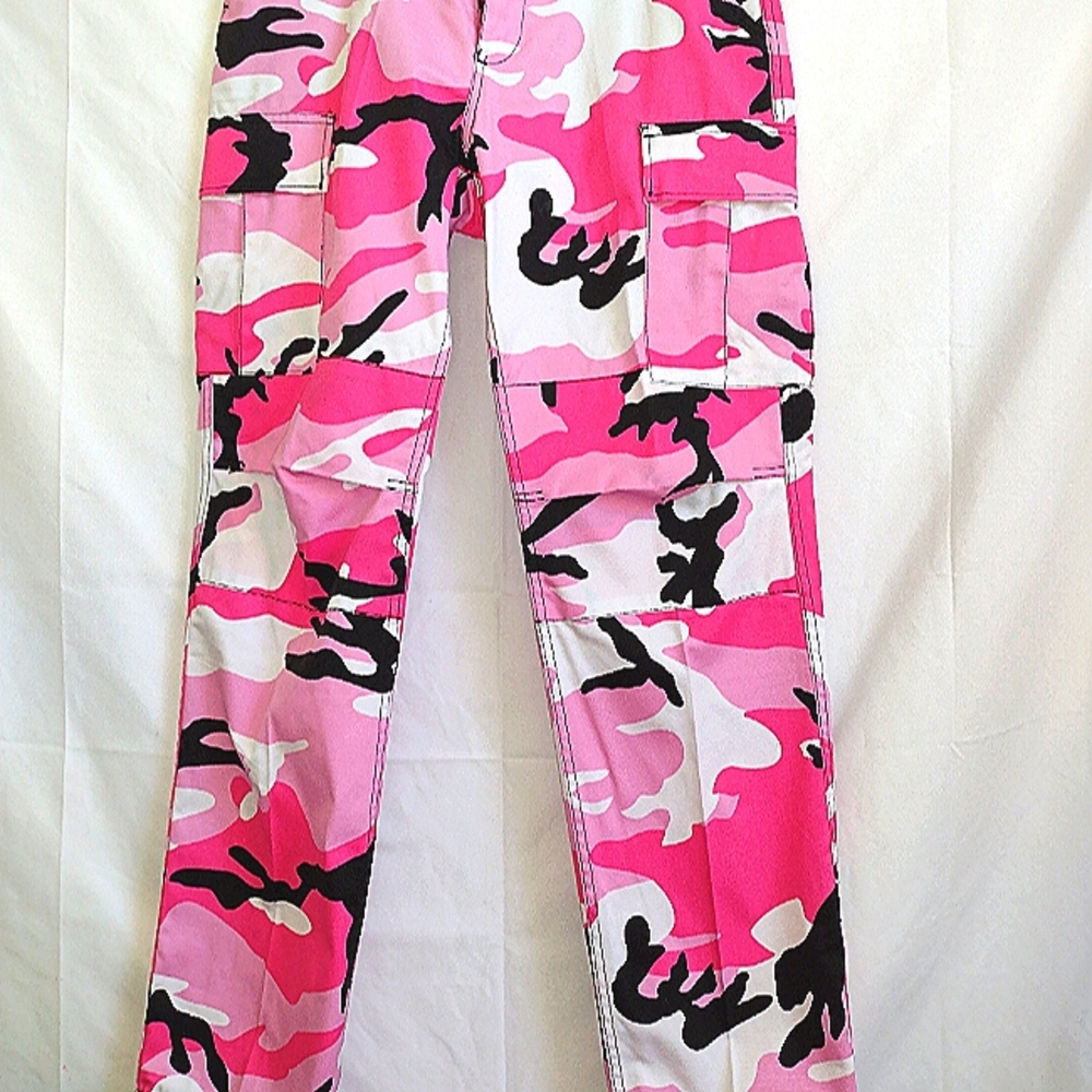 Ladies camouflage cargo pants
